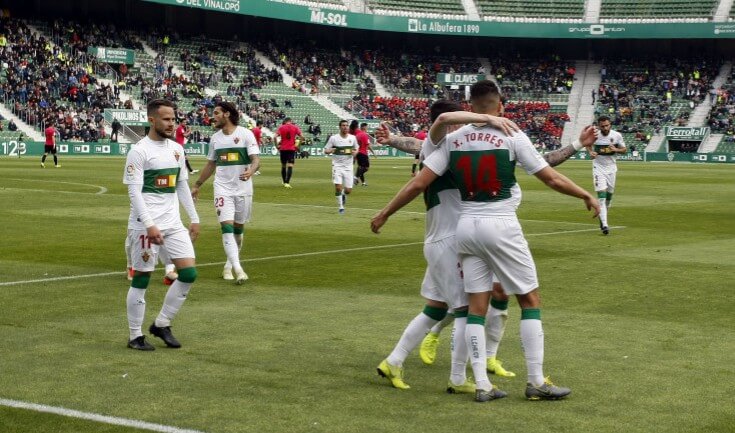 Los jugadores del Elche celebran un gol ante el Alcorcón / LFP